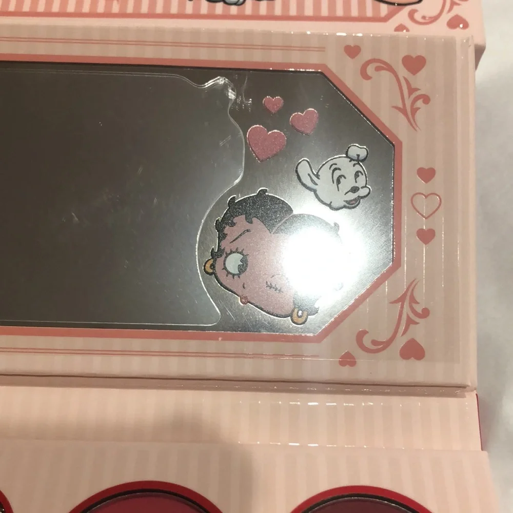Betty Boop unafraid to‎ be me 10 shases eyeshadow and face mirrored palette new